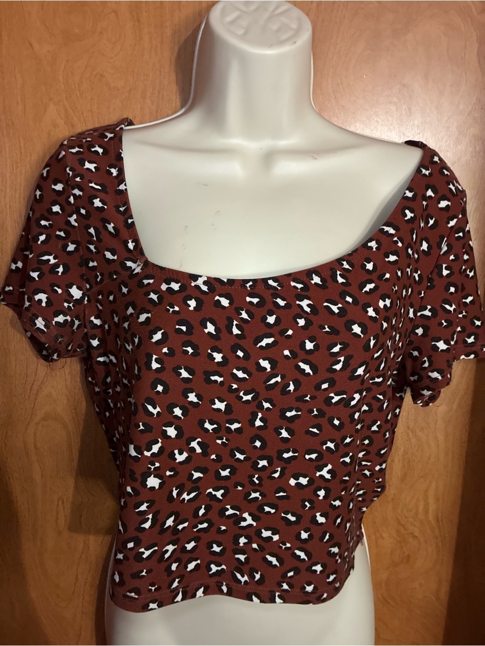 Derek Heart Women’s Rust Leopard Print Square Asymmetrical Neck Top Size L